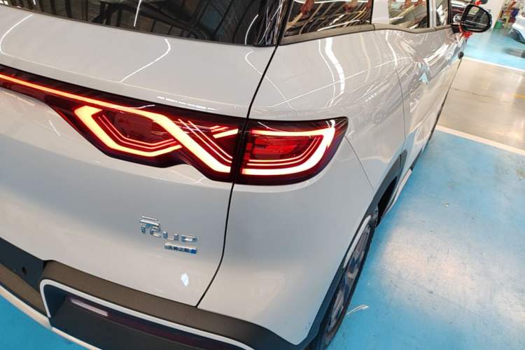 Used BYD Yuan UP 2025 Intelligent Driving Version 401 KM Dynamic Edition Right Rear Taillight