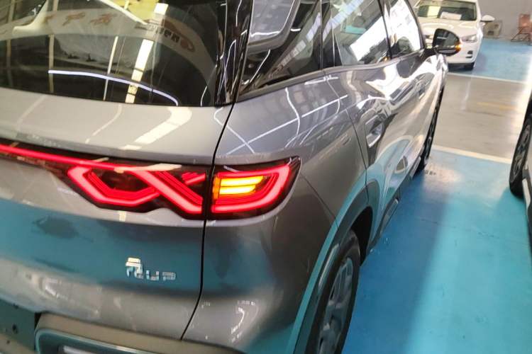 Used BYD Yuan UP 2025 Model 301KM Leading Version Right Rear Taillight