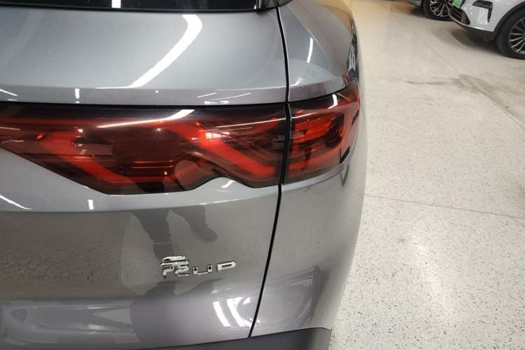 Used BYD Yuan UP 2025 Model 301KM Leading Version Right Rear Taillight
