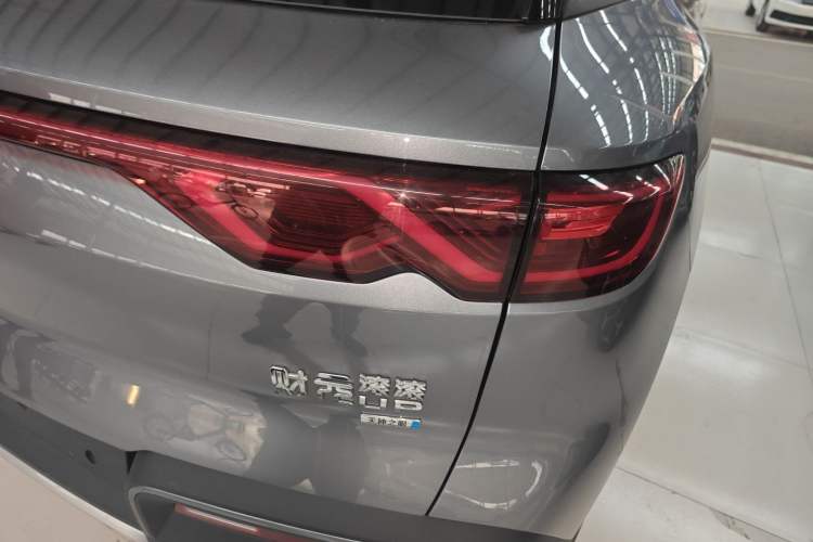 Used BYD Yuan UP 2025 Intelligent Driving Version 401 KM Dynamic Edition Right Rear Taillight