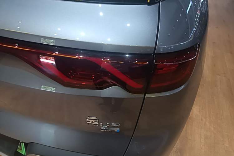 Used BYD Yuan UP 2025 Intelligent Driving Version 401 KM Dynamic Edition Right Rear Taillight