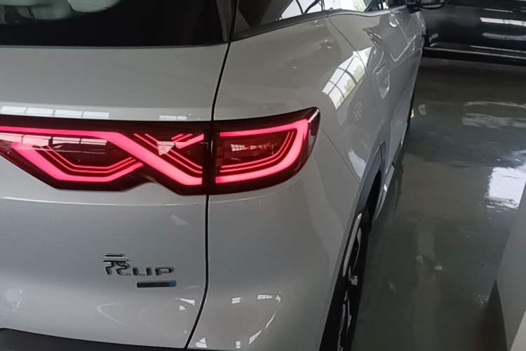 Used BYD Yuan UP 2025 Intelligent Driving Version 401 km Beyond-Range Edition Right Rear Taillight