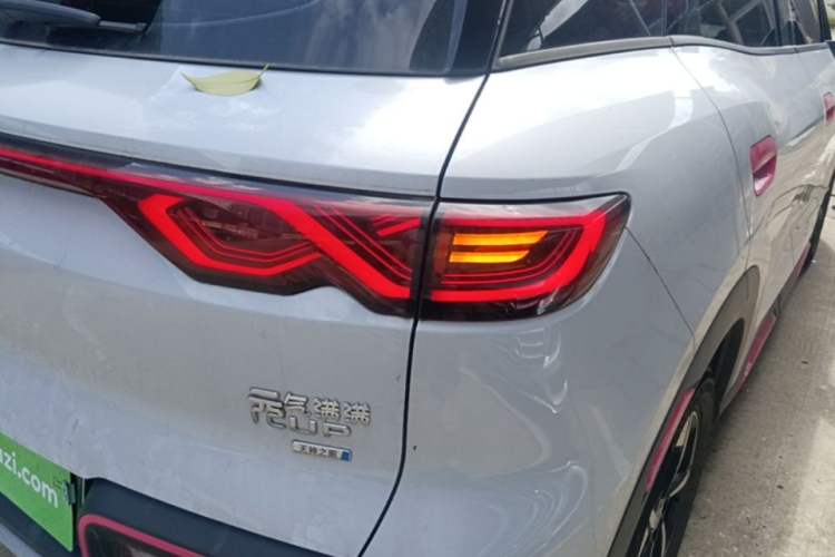 Used BYD Yuan UP 2025 Intelligent Driving Version 401 km Leading Edition Right Rear Taillight