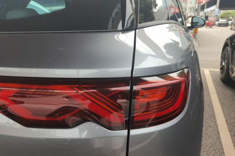Used BYD Yuan UP 2025 Intelligent Driving Version 401 KM Dynamic Edition Right Rear Taillight