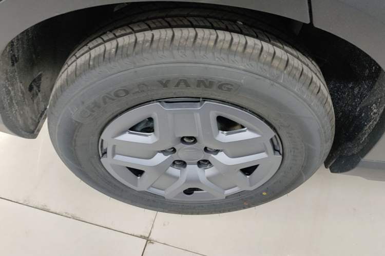 Used BYD Yuan UP 2025 Model 301KM Leading Version Right Rear Wheel Hub