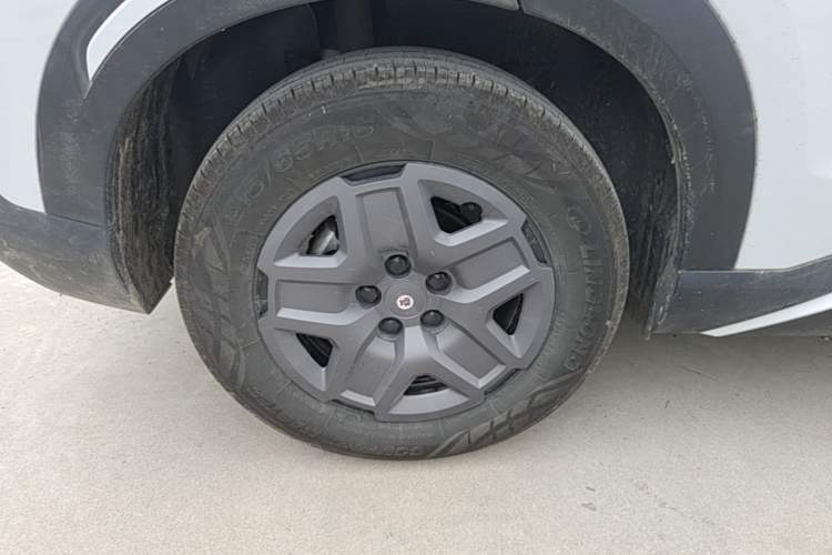 Used BYD Yuan UP 2025 Model 301KM Leading Version Right Rear Wheel Hub