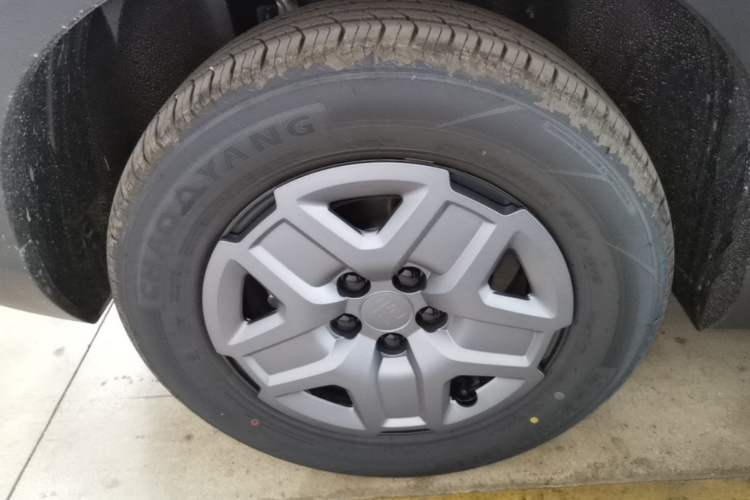 Used BYD Yuan UP 2025 Intelligent Driving Version 401 KM Dynamic Edition Right Rear Wheel Hub