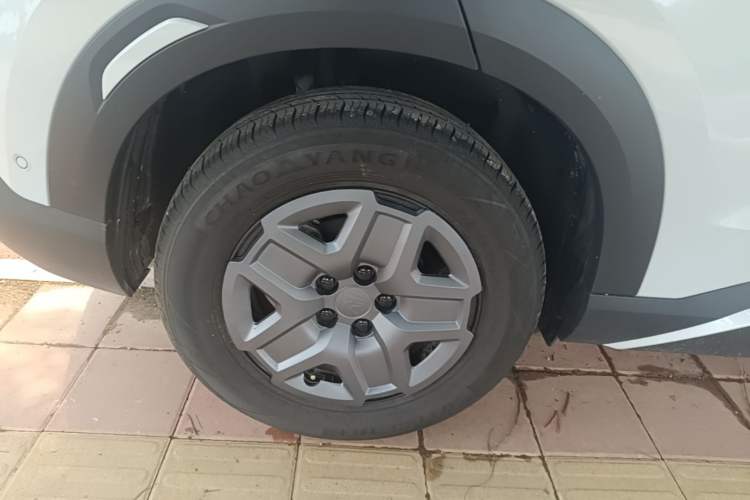 Used BYD Yuan UP 2025 Intelligent Driving Version 401 KM Dynamic Edition Right Rear Wheel Hub