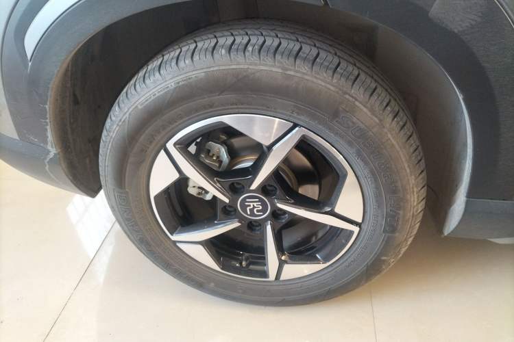 Used BYD Yuan UP 2025 Intelligent Driving Version 401 km Beyond-Range Edition Right Rear Wheel Hub
