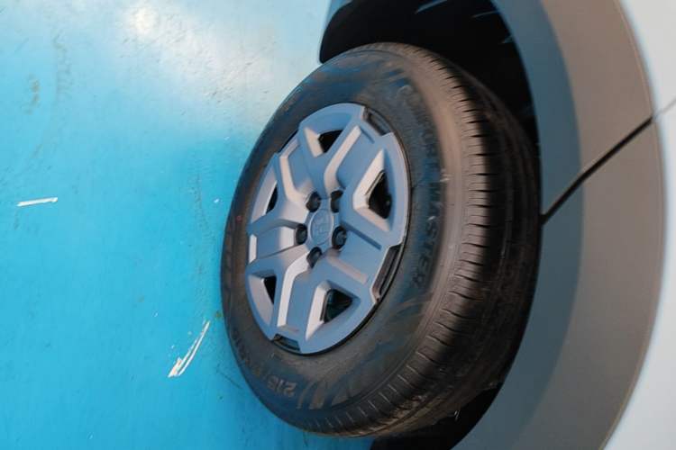 Used BYD Yuan UP 2025 Intelligent Driving Version 401 KM Dynamic Edition Right Rear Wheel Hub