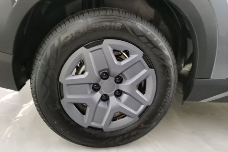 Used BYD Yuan UP 2025 Model 301KM Leading Version Right Rear Wheel Hub