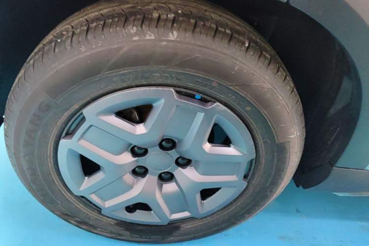 Used BYD Yuan UP 2025 Model 301KM Leading Version Right Rear Wheel Hub