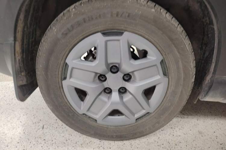 Used BYD Yuan UP 2025 Model 301KM Leading Version Right Rear Wheel Hub
