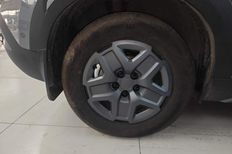 Used BYD Yuan UP 2025 Intelligent Driving Version 401 KM Dynamic Edition Right Rear Wheel Hub