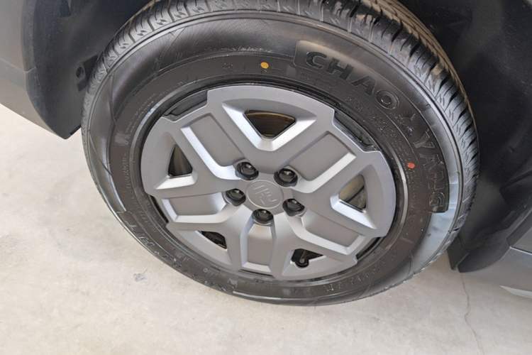 Used BYD Yuan UP 2025 Intelligent Driving Version 401 KM Dynamic Edition Right Rear Wheel Hub