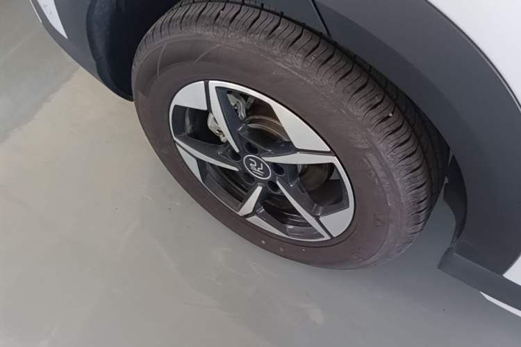 Used BYD Yuan UP 2025 Intelligent Driving Version 401 km Beyond-Range Edition Right Rear Wheel Hub