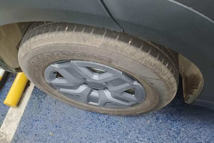 Used BYD Yuan UP 2025 Model 301KM Leading Version Right Rear Wheel Hub