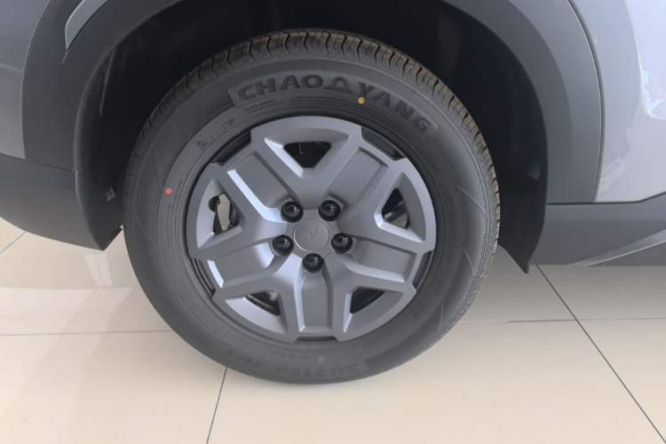 Used BYD Yuan UP 2025 Model 301KM Leading Version Right Rear Wheel Hub