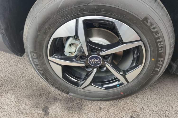 Used BYD Yuan UP 2025 Intelligent Driving Version 401 KM Dynamic Edition Right Rear Wheel Hub