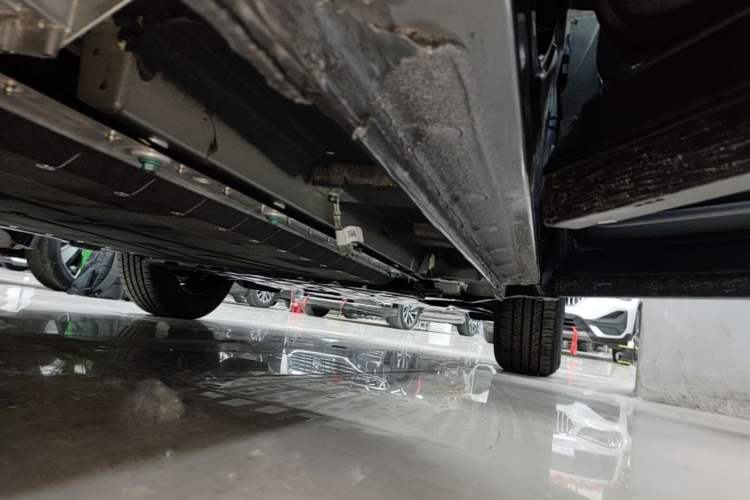 Used BYD Yuan UP 2025 Model 301KM Leading Version Right Side Sill