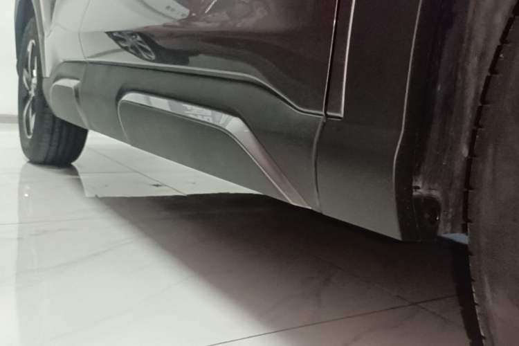Used BYD Yuan UP 2025 Intelligent Driving Version 401 km Leading Edition Right Side Sill