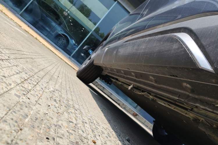 Used BYD Yuan UP 2025 Intelligent Driving Version 401 km Leading Edition Right Side Sill
