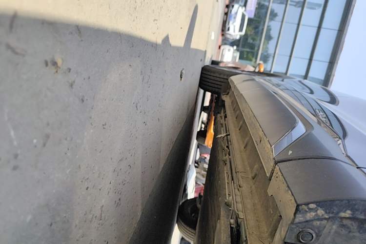 Used BYD Yuan UP 2025 Intelligent Driving Version 401 KM Dynamic Edition Right Side Sill
