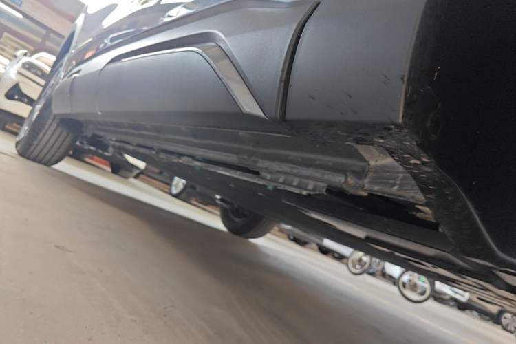 Used BYD Yuan UP 2025 Intelligent Driving Version 401 KM Dynamic Edition Right Side Sill