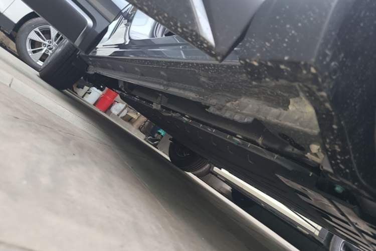 Used BYD Yuan UP 2025 Model 301KM Leading Version Right Side Sill