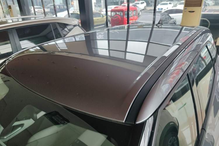 Used BYD Yuan UP 2025 Model 301KM Leading Version Roof