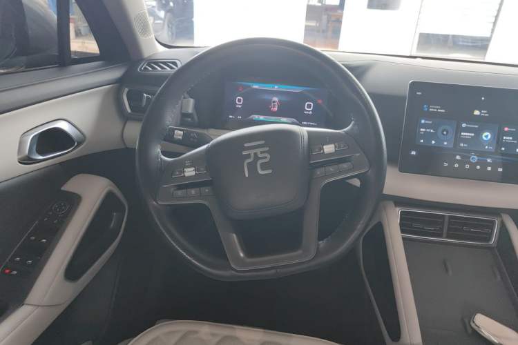 Used BYD Yuan UP 2025 Model 301KM Leading Version Steering Wheel