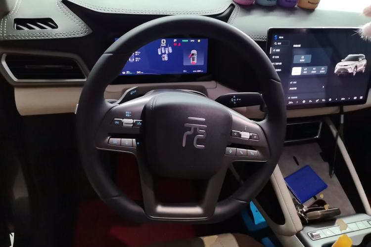 Used BYD Yuan UP 2025 Intelligent Driving Version 401 KM Dynamic Edition Steering Wheel