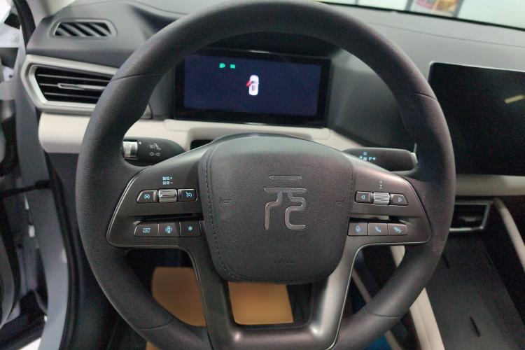 Used BYD Yuan UP 2025 Model 301KM Leading Version Steering Wheel