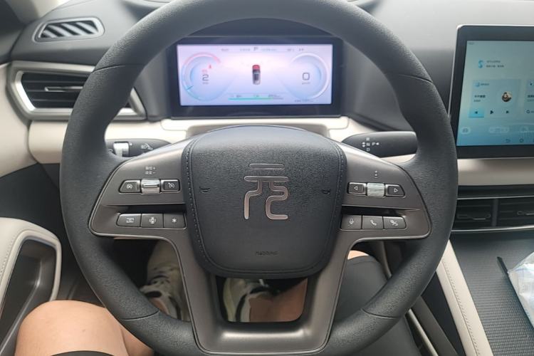 Used BYD Yuan UP 2025 Model 301KM Leading Version Steering Wheel