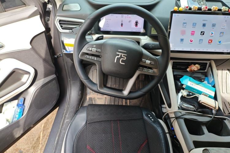 Used BYD Yuan UP 2025 Intelligent Driving Version 401 KM Dynamic Edition Steering Wheel