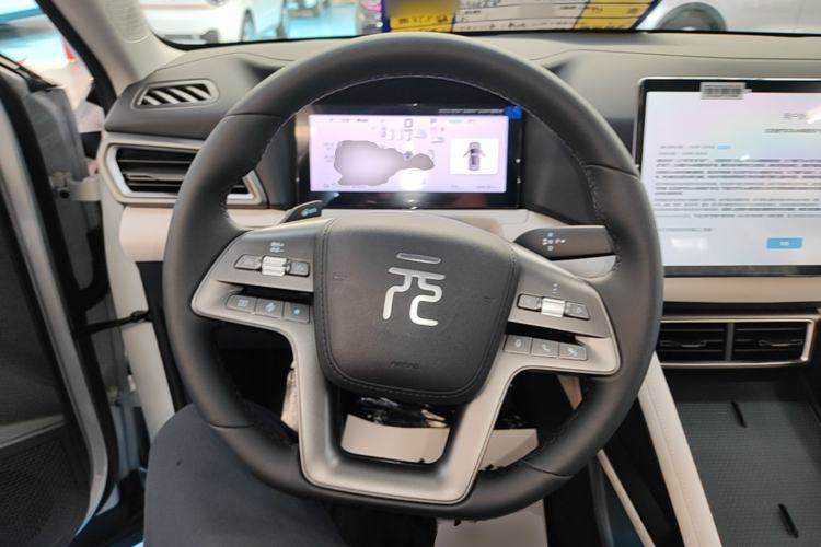 Used BYD Yuan UP 2025 Intelligent Driving Version 401 KM Dynamic Edition Steering Wheel