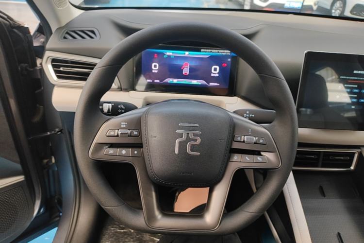Used BYD Yuan UP 2025 Model 301KM Leading Version Steering Wheel