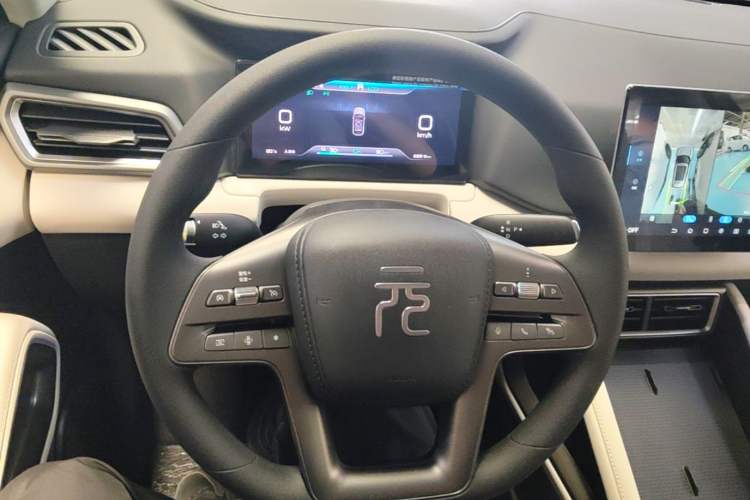 Used BYD Yuan UP 2025 Model 301KM Leading Version Steering Wheel