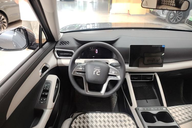 Used BYD Yuan UP 2025 Model 301KM Leading Version Steering Wheel