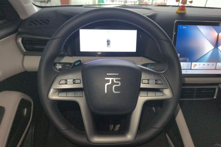 Used BYD Yuan UP 2025 Intelligent Driving Version 401 KM Dynamic Edition Steering Wheel