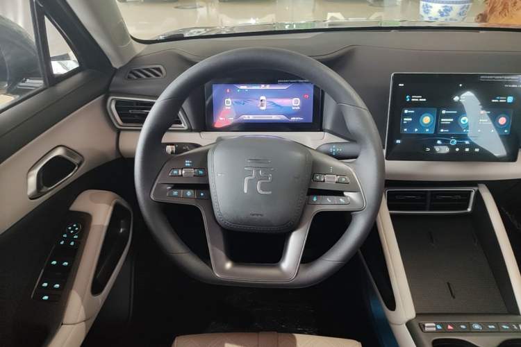 Used BYD Yuan UP 2025 Model 301KM Leading Version Steering Wheel
