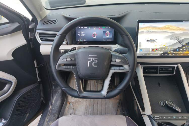 Used BYD Yuan UP 2025 Intelligent Driving Version 401 KM Dynamic Edition Steering Wheel