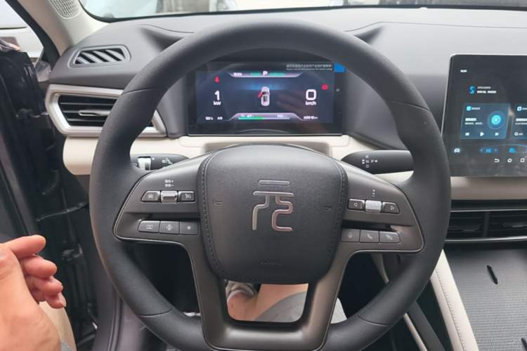 Used BYD Yuan UP 2025 Model 301KM Leading Version Steering Wheel