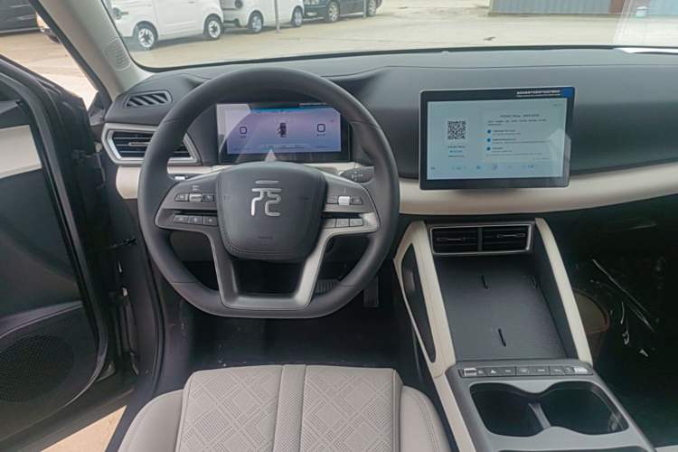 Used BYD Yuan UP 2025 Model 301KM Leading Version Steering Wheel