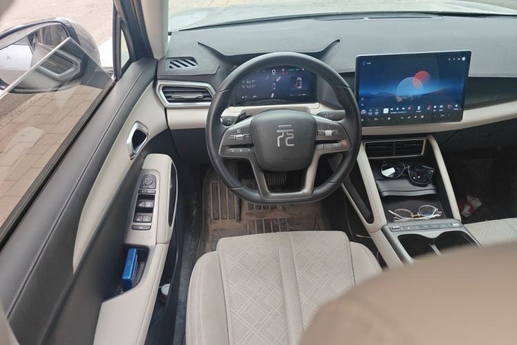Used BYD Yuan UP 2025 Intelligent Driving Version 401 KM Dynamic Edition Steering Wheel
