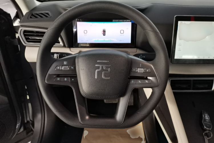 Used BYD Yuan UP 2025 Model 301KM Leading Version Steering Wheel