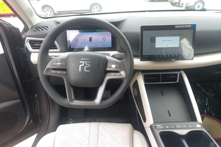 Used BYD Yuan UP 2025 Model 301KM Leading Version Steering Wheel