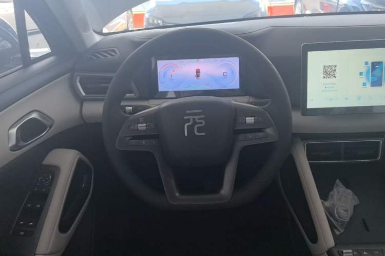 Used BYD Yuan UP 2025 Model 301KM Leading Version Steering Wheel