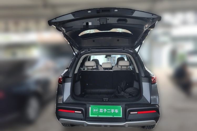 Used BYD Yuan UP 2025 Model 301KM Leading Version Trunk