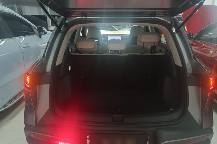 Used BYD Yuan UP 2025 Intelligent Driving Version 401 km Leading Edition Trunk